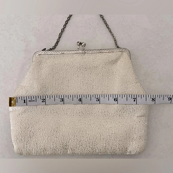 CFR/ Made in England/ Kiss snap closure/ Beige with gold thread/ Evening bag - Picture 10 of 14